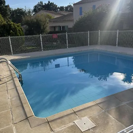 T2, 4 Personnes, Climatise, Avec Piscine, Village De La * La Londe-les-Maures
